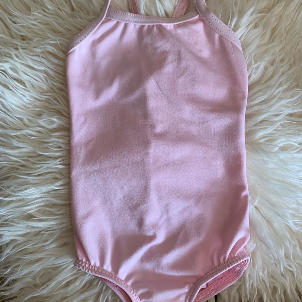 Motionwear little girls ballet leotard size 2/3. Leo ballerina pale pink dance